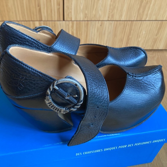 Black Fluevog Prepare Leader PLATFORM MARY JANE HEELS - Picture 1 of 6